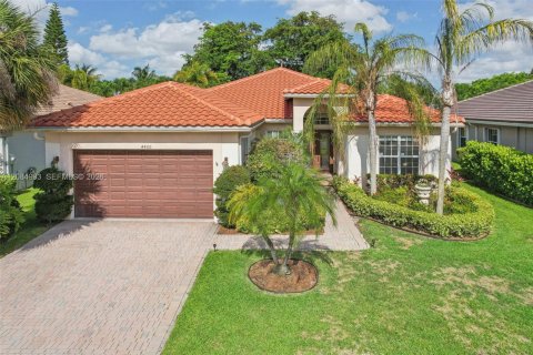 House in Wellington, Florida 4 bedrooms, 243.68 sq.m. № 2356910