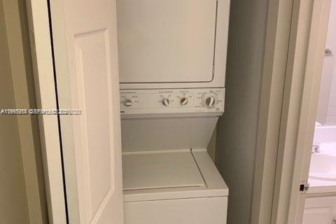 Condominio en alquiler en Hollywood, Florida, 2 dormitorios, 82.13 m2 № 2058530 - foto 8