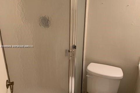 Condominio en alquiler en Hollywood, Florida, 2 dormitorios, 82.13 m2 № 2058530 - foto 10