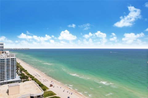 Condominio en alquiler en Miami Beach, Florida, 1 dormitorio, 63.45 m2 № 2048729 - foto 11