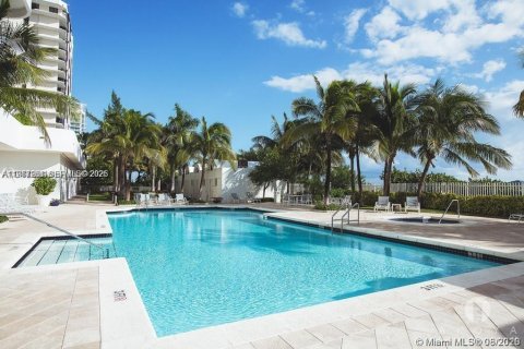 Condominio en alquiler en Miami Beach, Florida, 1 dormitorio, 63.45 m2 № 2048729 - foto 17