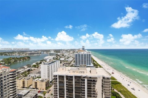 Condominio en alquiler en Miami Beach, Florida, 1 dormitorio, 63.45 m2 № 2048729 - foto 12