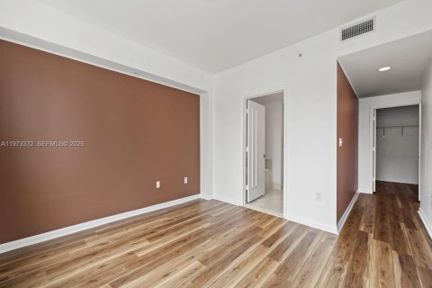 Condo in Miami, Florida, 2 bedrooms № 2189954 - photo 19