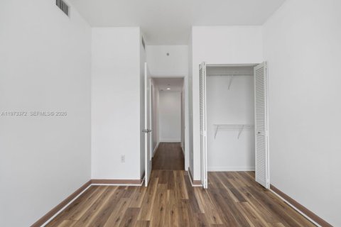 Condo in Miami, Florida, 2 bedrooms № 2189954 - photo 28