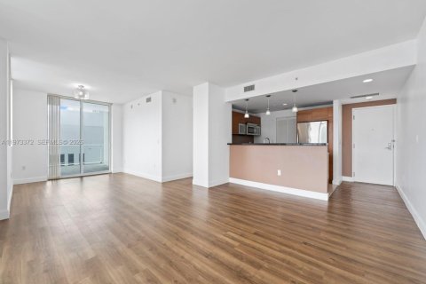 Condo in Miami, Florida, 2 bedrooms № 2189954 - photo 10