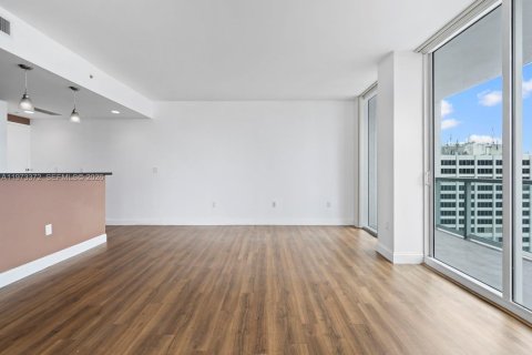 Condo in Miami, Florida, 2 bedrooms № 2189954 - photo 13