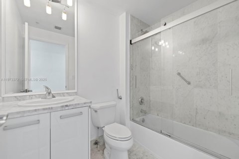 Condo in Miami, Florida, 2 bedrooms № 2189954 - photo 25