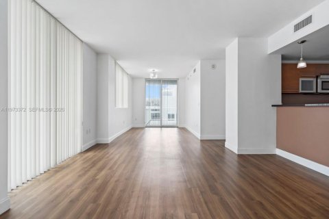 Condo in Miami, Florida, 2 bedrooms № 2189954 - photo 9