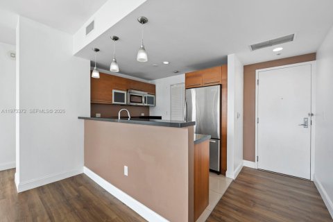 Condo in Miami, Florida, 2 bedrooms № 2189954 - photo 8