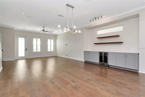 Adosado en venta en Tampa, Florida, 3 dormitorios, 240.06 m2 № 1853593 - foto 11
