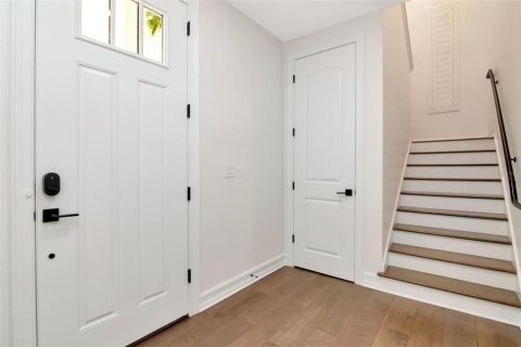Adosado en venta en Tampa, Florida, 3 dormitorios, 240.06 m2 № 1853593 - foto 4