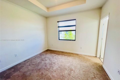 Снять в аренду виллу или дом в Хомстед, Флорида 3 спальни, 123.93м2, № 1939046 - фото 15