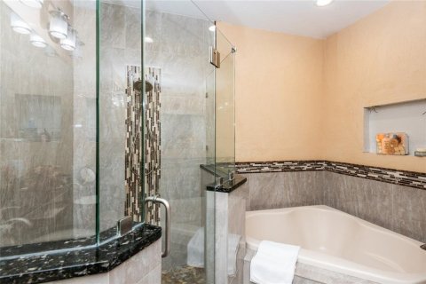 Townhouse in Tampa, Florida 3 bedrooms, 171.31 sq.m. № 1534159 - photo 18