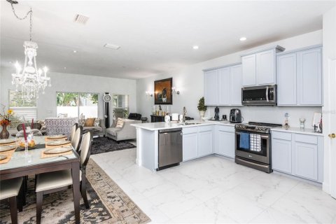 Townhouse in Tampa, Florida 3 bedrooms, 171.31 sq.m. № 1534159 - photo 9