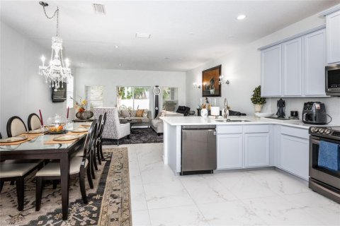 Townhouse in Tampa, Florida 3 bedrooms, 171.31 sq.m. № 1534159 - photo 8