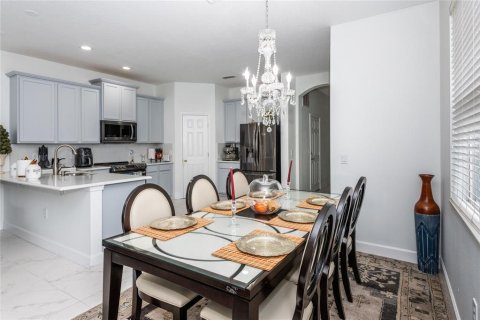 Townhouse in Tampa, Florida 3 bedrooms, 171.31 sq.m. № 1534159 - photo 10