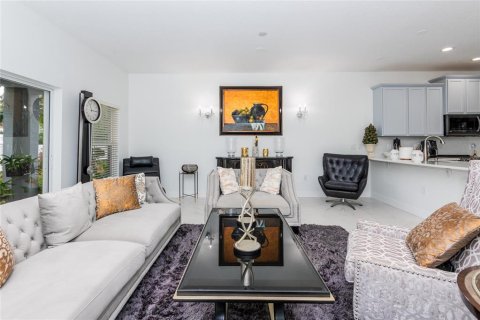 Townhouse in Tampa, Florida 3 bedrooms, 171.31 sq.m. № 1534159 - photo 7