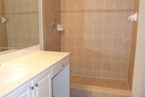 Condominio en alquiler en Dania Beach, Florida, 2 dormitorios, 100.15 m2 № 1991813 - foto 12