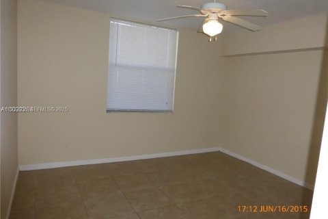 Condominio en alquiler en Dania Beach, Florida, 2 dormitorios, 100.15 m2 № 1991813 - foto 9