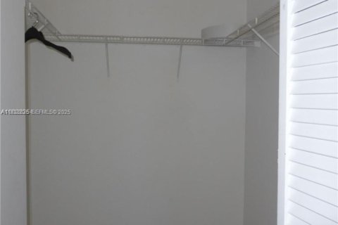 Condominio en alquiler en Dania Beach, Florida, 2 dormitorios, 100.15 m2 № 1991813 - foto 11