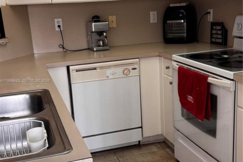 Adosado en venta en Doral, Florida, 3 dormitorios, 135.82 m2 № 2154372 - foto 15