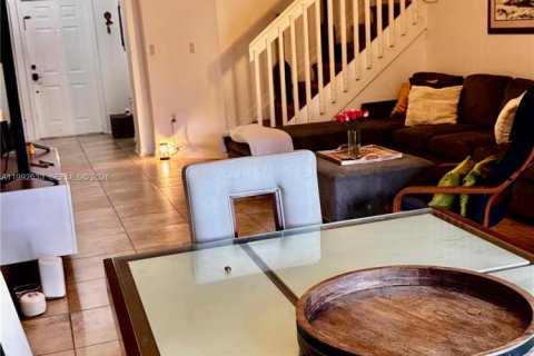 Adosado en venta en Doral, Florida, 3 dormitorios, 135.82 m2 № 2154372 - foto 7