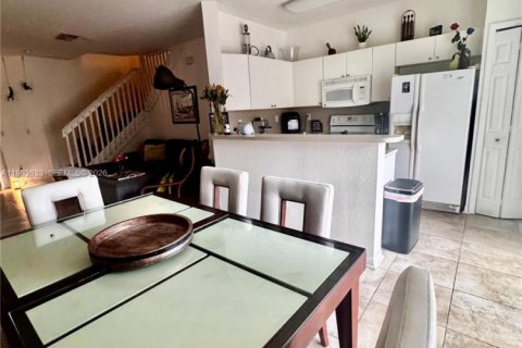Adosado en venta en Doral, Florida, 3 dormitorios, 135.82 m2 № 2154372 - foto 11