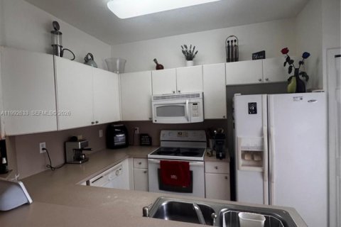 Adosado en venta en Doral, Florida, 3 dormitorios, 135.82 m2 № 2154372 - foto 17