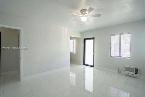 Apartment in Miami Beach, Florida 1 bedroom № 2088171 - photo 5