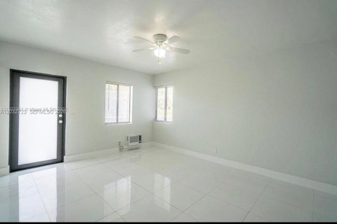 Apartment in Miami Beach, Florida 1 bedroom № 2088171 - photo 2