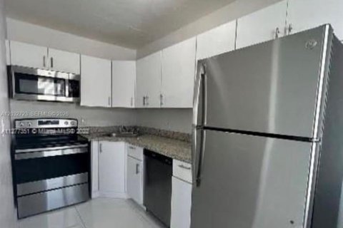 Apartment in Miami Beach, Florida 1 bedroom № 2088171 - photo 3