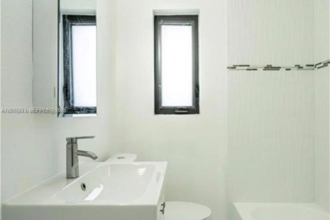 Apartment in Miami Beach, Florida 1 bedroom № 2088171 - photo 4
