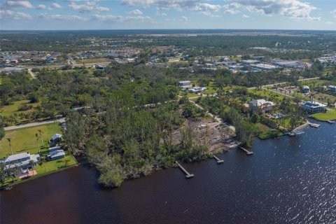 Terreno en venta en Punta Gorda, Florida № 300180 - foto 16