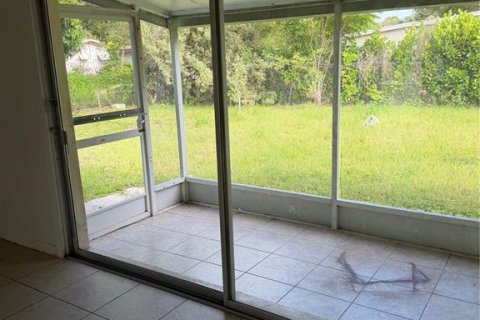 House in Port Charlotte, Florida 3 bedrooms, 143.44 sq.m. № 2150744 - photo 11