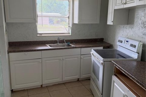 House in Port Charlotte, Florida 3 bedrooms, 143.44 sq.m. № 2150744 - photo 7