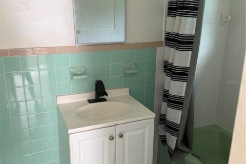 House in Port Charlotte, Florida 3 bedrooms, 143.44 sq.m. № 2150744 - photo 17