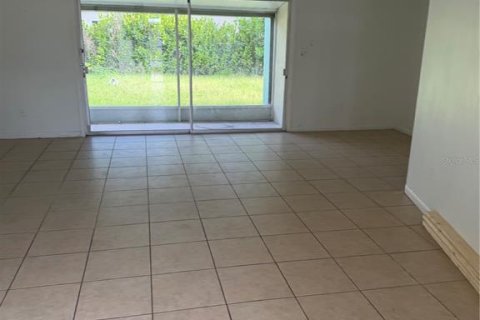 House in Port Charlotte, Florida 3 bedrooms, 143.44 sq.m. № 2150744 - photo 3