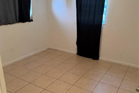 House in Port Charlotte, Florida 3 bedrooms, 143.44 sq.m. № 2150744 - photo 9