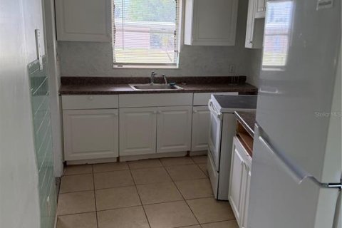 House in Port Charlotte, Florida 3 bedrooms, 143.44 sq.m. № 2150744 - photo 6