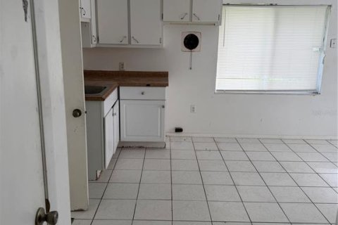 House in Port Charlotte, Florida 3 bedrooms, 143.44 sq.m. № 2150744 - photo 14