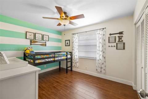 Купить виллу или дом в Корал-Спрингс, Флорида 10 комнат, 216.93м2, № 1896424 - фото 18