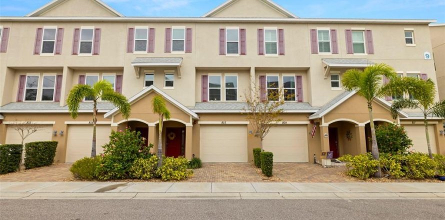 Adosado en Tarpon Springs, Florida 3 dormitorios, 167.41 m2 № 1835457