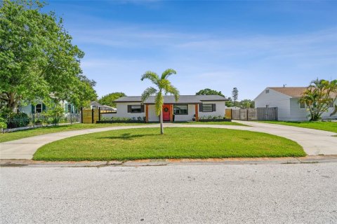 Villa ou maison à vendre à Saint Petersburg, Floride: 3 chambres, 115.38 m2 № 1822386 - photo 3