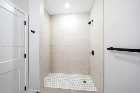 Villa ou maison à louer à Hialeah, Floride: 2 chambres, 102.94 m2 № 1972592 - photo 20