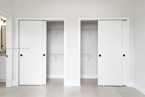 Villa ou maison à louer à Hialeah, Floride: 2 chambres, 102.94 m2 № 1972592 - photo 19