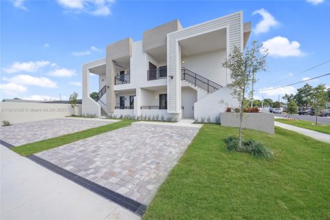 Villa ou maison à louer à Hialeah, Floride: 2 chambres, 102.94 m2 № 1972592 - photo 26