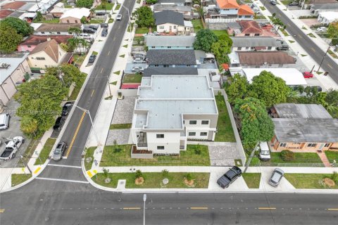 Villa ou maison à louer à Hialeah, Floride: 2 chambres, 102.94 m2 № 1972592 - photo 28