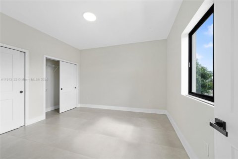 Villa ou maison à louer à Hialeah, Floride: 2 chambres, 102.94 m2 № 1972592 - photo 17