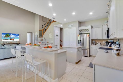 Купить виллу или дом в Киссимми, Флорида 4 комнаты, 278.15м2, № 2227507 - фото 16