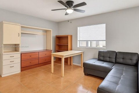 Casa en venta en Fort Lauderdale, Florida, 3 dormitorios, 114.27 m2 № 1973308 - foto 4